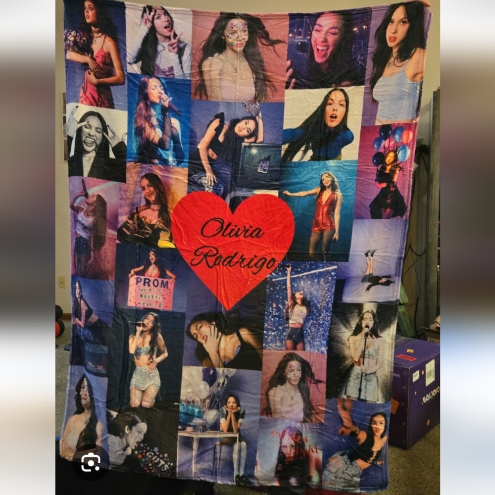 Olivia Rodrigo Throw